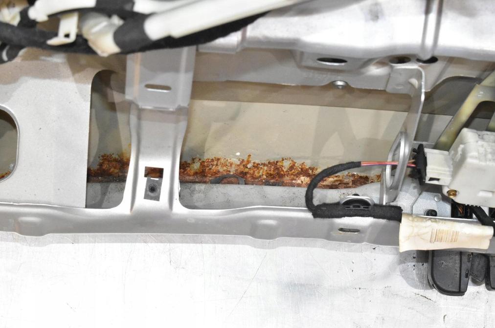 Volkswagen Golf IV 1997-2003 combi 2.0 8v petrol MT 85 kW 2002 Kapota zadná (kufor)