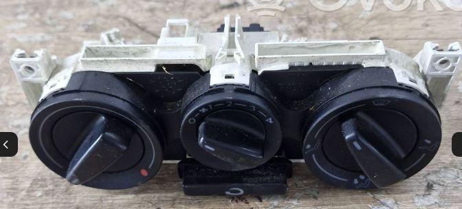 Skoda Octavia I 1996-2010 combi 1.6 8v petrol MT 74 kW 1999  Panel kúrenia/klimatizácie 1J0819045E