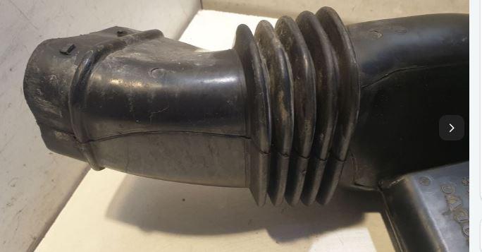 Volvo S60 I 2000-2010 sedan 2.4 D5 diesel MT 120 kW 2006  Hadica chladenia vzduchu 30741368