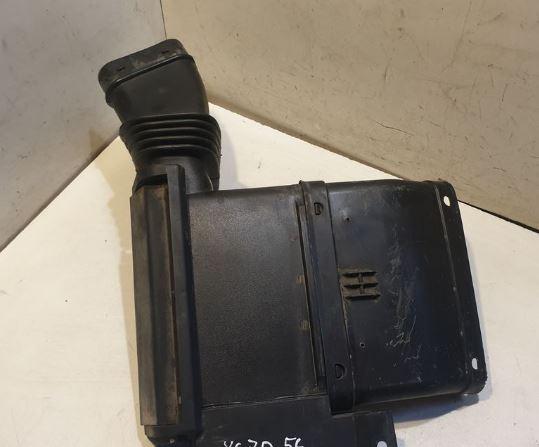 Volvo S60 I 2000-2010 sedan 2.4 D5 diesel MT 120 kW 2006  Hadica chladenia vzduchu 30741368