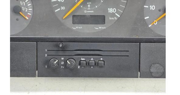 Volkswagen LT II 1996-2006 2.5 TDI diesel 80 kW 1999  Prístrojová doska 2D0919049M