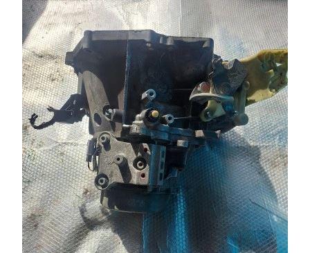 Citroen C4 Cactus 2014-2020 hatchback 1.2 PureTech petrol MT 60 kW 2016  Prevodovka manuálna 20ET26