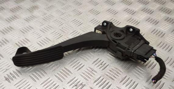 Volvo XC90 I 2002-2014 hatchback 2.4 D5 diesel AT 147 kW 2011  Potenciometer plynového pedálu 31329056