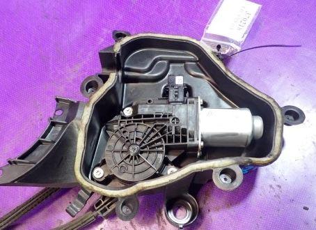 Seat Ibiza IV 6J 2008-2017 hatchback 1.4 16v petrol MT 63 kW 2009  Mechanizmus sťahovania okna predný pravý 6R0959802C 6J3837402A