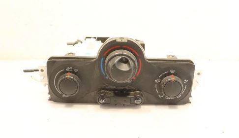 Renault Megane II 2003-2008 2.0 DCI diesel MT 110 kW 2006  Panel kúrenia/klimatizácie 69580001