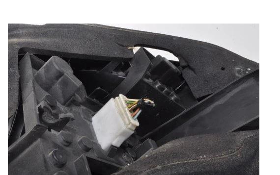 Peugeot 407 sedan 2.0 16v petrol AT 103 kW 2007  Svetlo zadné ľavé