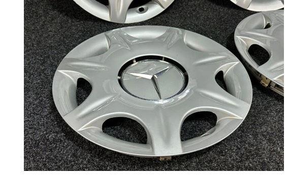 Mercedes E W210 1995-2002 combi 2.4 V6 petrol MT 125 kW 1999  Puklica 4kusy komplet 2104010224