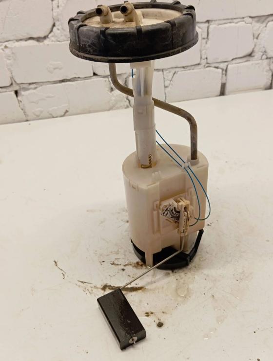 Volkswagen Transporter T4 1990-2003 2.5 TDI diesel MT 75 kW 1997  Snímač hladiny paliva 7D0919183 220805001003