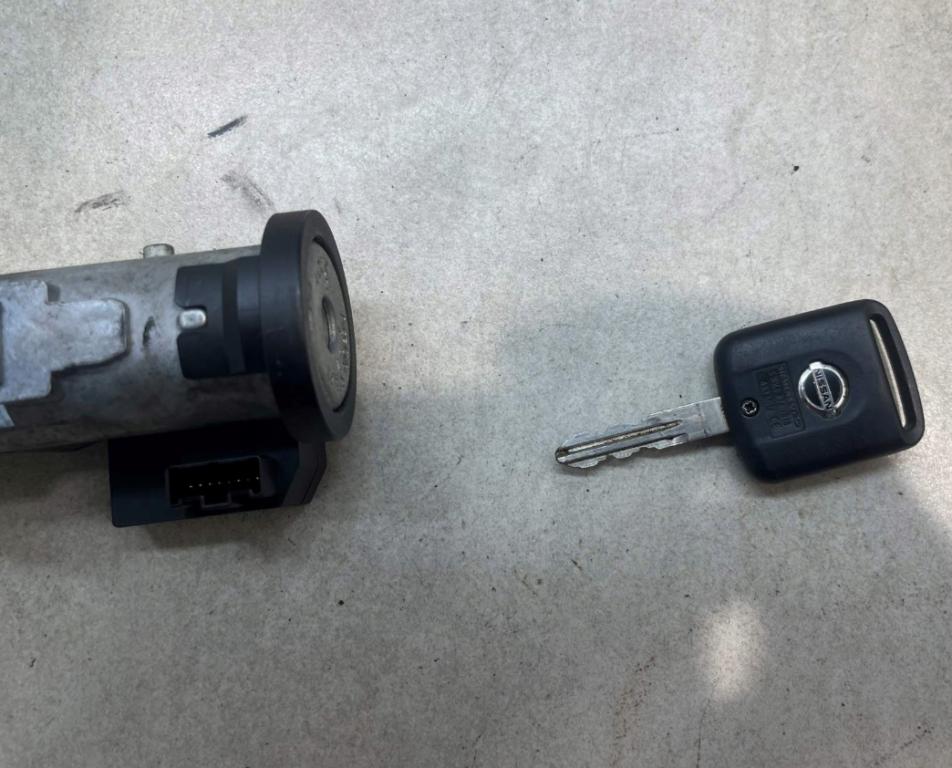 Nissan Almera N16 2000-2006 sedan 1.5 16v petrol MT 72 kW 2005  Spínacia skrinka 28590C9965