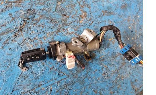 Kia Ceed I 2006-2012 combi 1.6 CRDI diesel 85 kW 2008 Spínacia skrinka