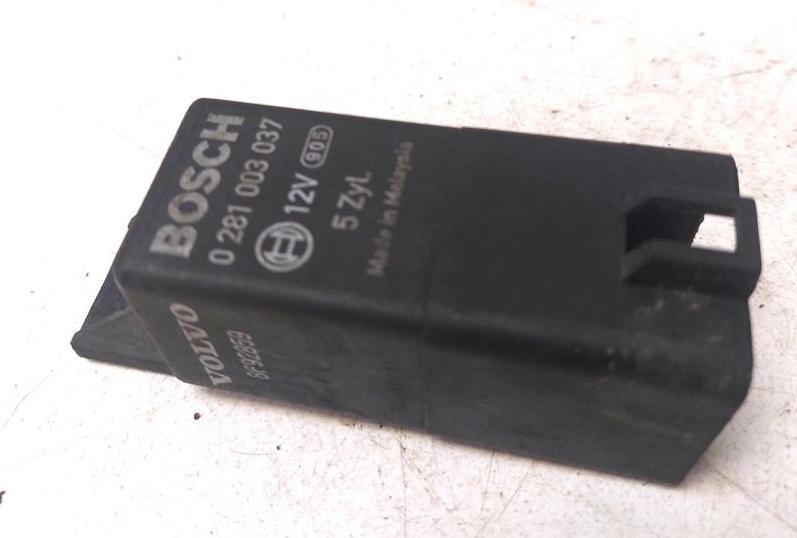 Volvo Relé 8692859 0281003037