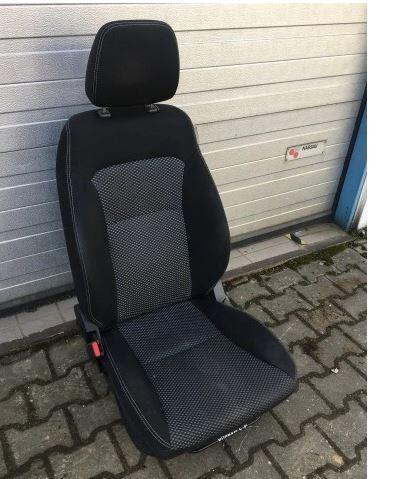 Suzuki Vitara III 2015- hatchback 1.6 16v petrol AT 88 kW 2018  Sedadlo predné ľavé