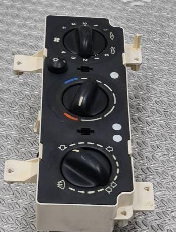 Citroen Xsara I 1997-2000 hatchback 1.4 petrol MT 55 kW 1998  Panel kúrenia/klimatizácie 810621263F