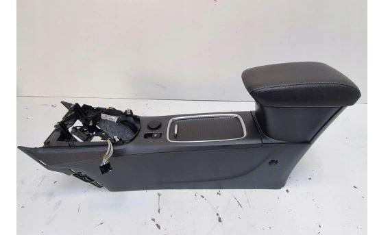 Opel Astra V 2015- hatchback 1.6 T petrol MT 147 kW 2018  Stredový tunel