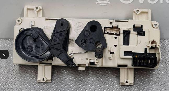 Citroen Xsara I 1997-2000 hatchback 1.4 petrol MT 55 kW 1998  Panel kúrenia/klimatizácie 810621263F