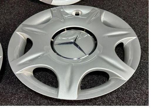 Mercedes E W210 1995-2002 combi 2.4 V6 petrol MT 125 kW 1999  Puklica 4kusy komplet 2104010224