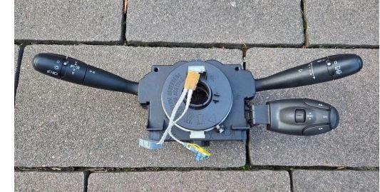 Peugeot 206 combi 1.1 petrol MT 44 kW 2004  Prepínacie páčky pod volantom 96663036XT