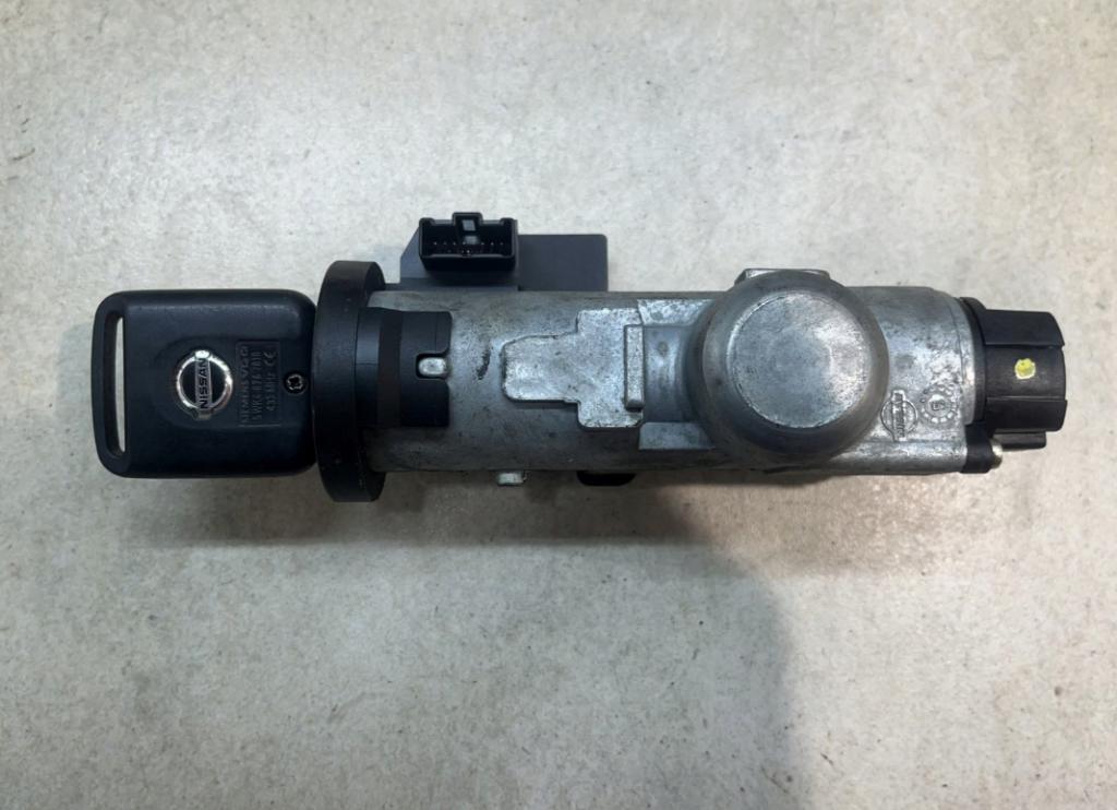 Nissan Almera N16 2000-2006 sedan 1.5 16v petrol MT 72 kW 2005  Spínacia skrinka 28590C9965