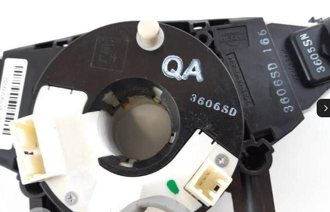 Nissan Navara III 2014- D23 pickup   Prepínacie páčky pod volantom 479453X10A 255605X03A 35100099