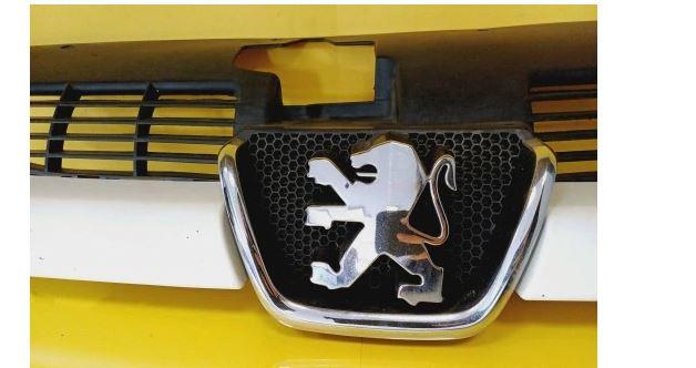 Peugeot 206 hatchback 1.1 petrol MT 44 kW 1998  Lišta nárazníka 9628688677