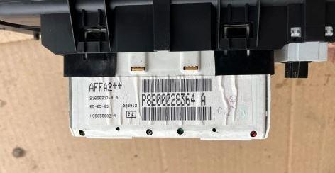 Renault Scenic I 1996-2003 hatchback 1.6 16v petrol MT 79 kW 2002 Displej P8200028364A