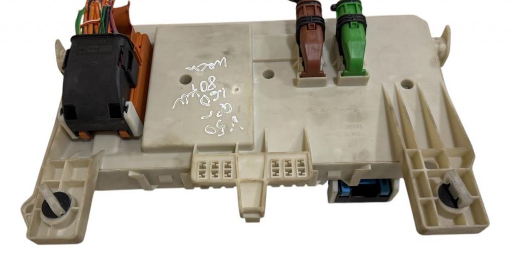 Volvo V50 combi 1.8 16v petrol MT 92 kW 2006  Poistková skrinka 31254903 00108097 519096804