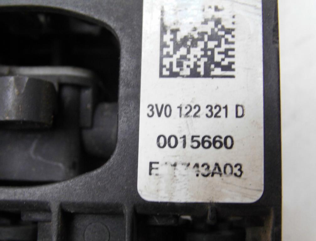 Skoda Superb III 2015-2024 sedan Intercooler (chladič nasávaného vzduchu) 3V0122321D