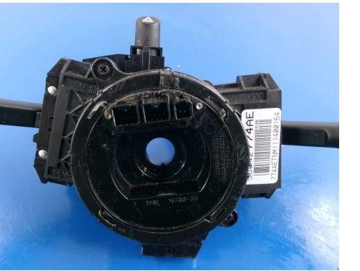 Jeep Grand Cherokee WJ 1998-2004 hatchback 2.7 CRD diesel AT 120 kW 2002  Prepínacie páčky pod volantom 56042774AE