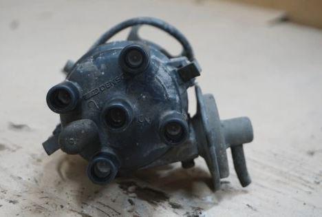 Suzuki Vitara I 1988-1998 hatchback 1.6 petrol MT 60 kW 1990  Rozdeľovač 33100-60A20