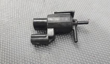 Daewoo Leganza sedan 2.0 16v petrol AT 98 kW 1998  Podtlakový ventil