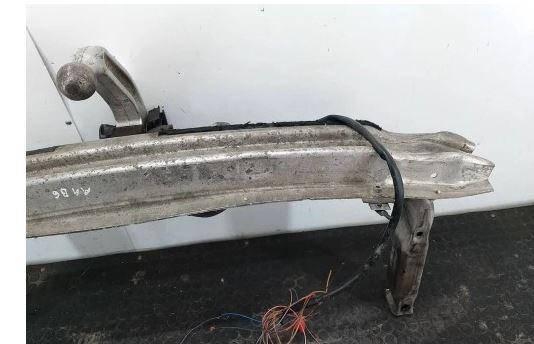 Audi A4 B6 2000-2004 sedan 1.9 TDI diesel MT 96 kW 2003  Ťažné zariadenie 8E0807309D AD469A