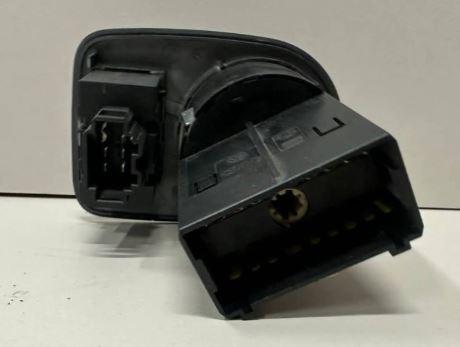 Seat Ibiza IV 6J 2008-2017 hatchback 1.6 TDI diesel Cayb MT 66 kW 2009  Prepínač svetiel 6J1941531A