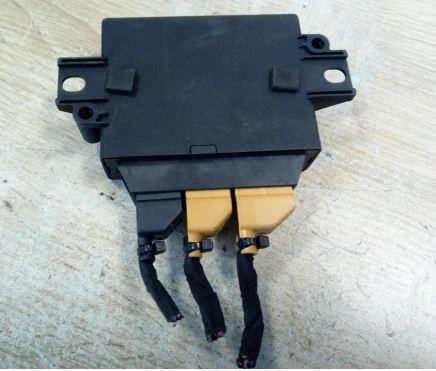 Volkswagen Passat B7 2010-2014 sedan 2.0 TDI diesel AT 130 kW 2013 Modul parkovacích senzorov 3AE919475B