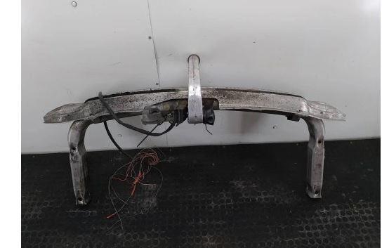 Audi A4 B6 2000-2004 sedan 1.9 TDI diesel MT 96 kW 2003  Ťažné zariadenie 8E0807309D AD469A