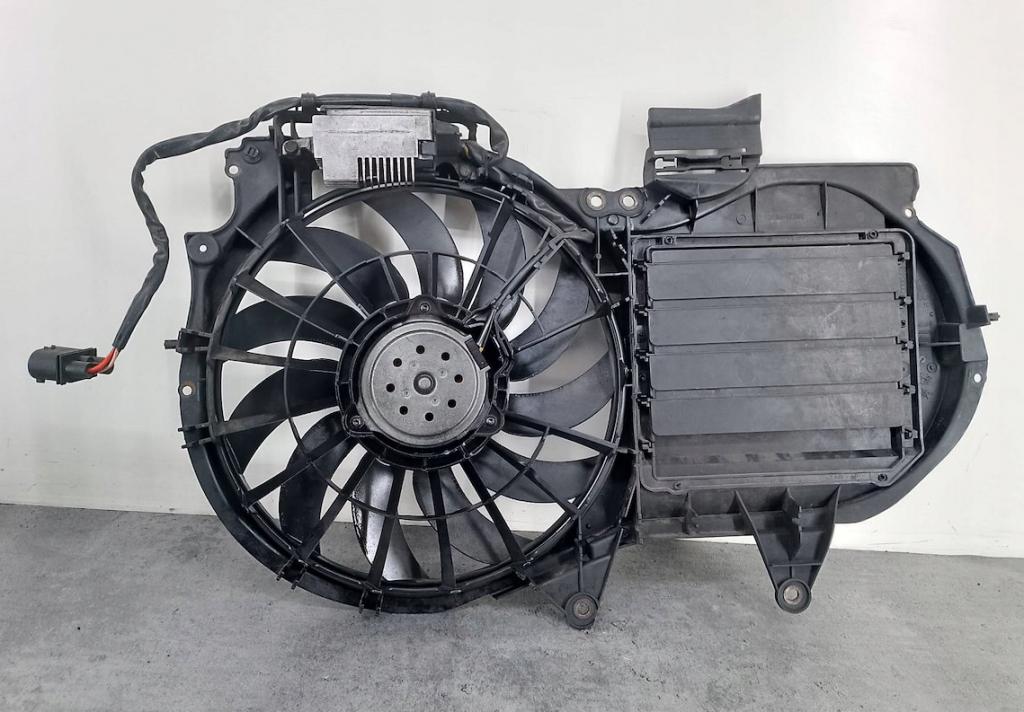 Audi A4 B6 2000-2004 sedan 1.6 petrol MT 76 kW 2002  Ventilátor 8E0121205AA FS1446