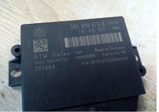 Volkswagen Passat B7 2010-2014 sedan 2.0 TDI diesel AT 130 kW 2013 Modul parkovacích senzorov 3AE919475B