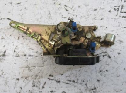 Opel Corsa B 1993-1999 hatchback 1.0 12v petrol MT 40 kW 1999  Zámok dverí zadný ľavý 90509513