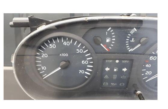 Renault Clio II 1998-2012 hatchback 1.5 DCI diesel MT 48 kW 2002  Prístrojová doska P8200261119