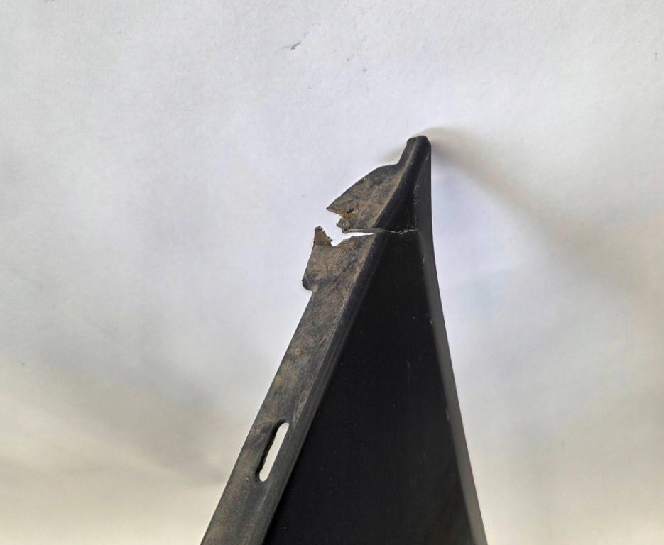 Saab 9-3 II 2002-2012  Nárazník predný