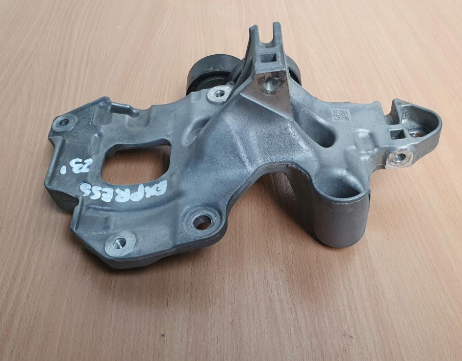 Dacia Duster II 1.5DCI  2017-2024 HM suv   Držiak alternátora 117105158R