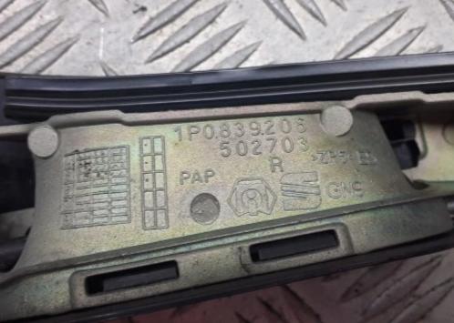 Seat Leon II 2005-2012 hatchback 1.9 TDI diesel MT 77 kW 2007  Kľučka dverí vonkajšia zadná pravá 1P0839206