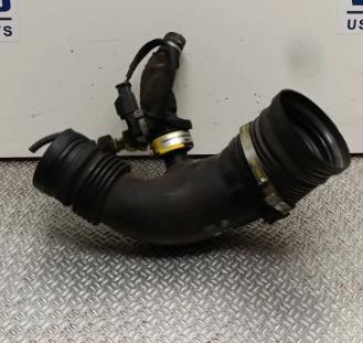 Fiat Doblo II 2010- 1.6 16v diesel 77 kW 2010  Rúrka chladenia vzduchu 51897752