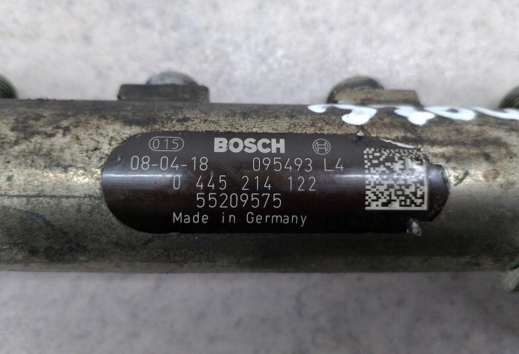 Opel Zafira B 2005-2014 hatchback 1.9 CDTI diesel AT 110 kW 2006  Vstrekovacia rampa 0445214122 55209575