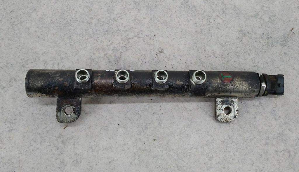 Opel Zafira B 2005-2014 hatchback 1.9 CDTI diesel AT 110 kW 2006  Vstrekovacia rampa 0445214122 55209575