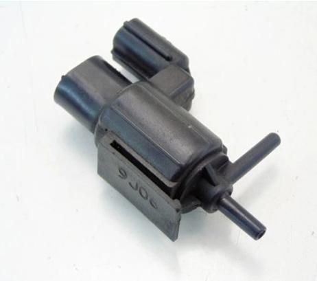 Daewoo Leganza sedan 2.0 petrol MT 1998  Podtlakový ventil 