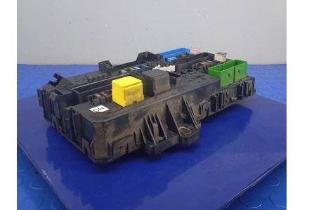 Opel Astra III 2004-2014 hatchback 1.7 CDTI diesel MT 74 kW 2005  Poistková skrinka 13220831