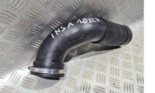 Opel Insignia A 2008-2017 sedan 1.8 16v petrol MT 103 kW 2009  Hadica chladenia vzduchu 55560897