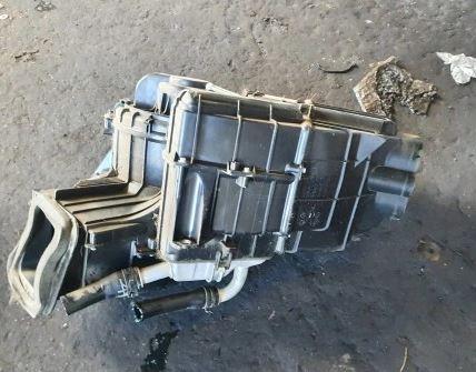 Volkswagen Transporter T5 2003-2015 hatchback 2.5 TDI diesel MT 96 kW 2004  Radiátor kúrenia 7H0819004C