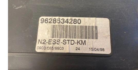 Peugeot 406 sedan 1.8 8v petrol MT 66 kW 1998  Prístrojová doska 9628534280