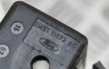 Ford C-Max I 2003-2010 hatchback 2.0 TDCI diesel MT 100 kW 2003  Vložka (vklad) spínacej skrinky 3M5T11572AC